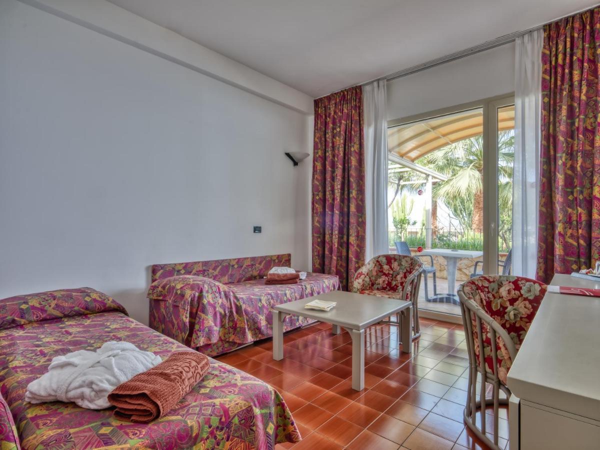 Hotel Antares Letojanni Εξωτερικό φωτογραφία