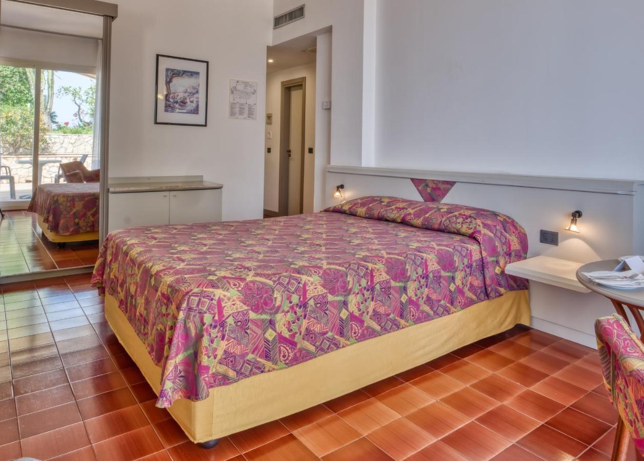 Hotel Antares Letojanni Εξωτερικό φωτογραφία