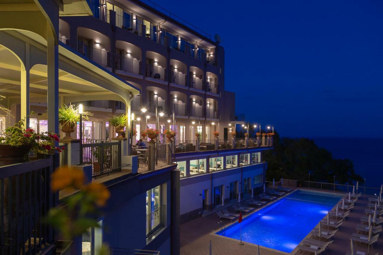 Hotel Antares Letojanni Εξωτερικό φωτογραφία